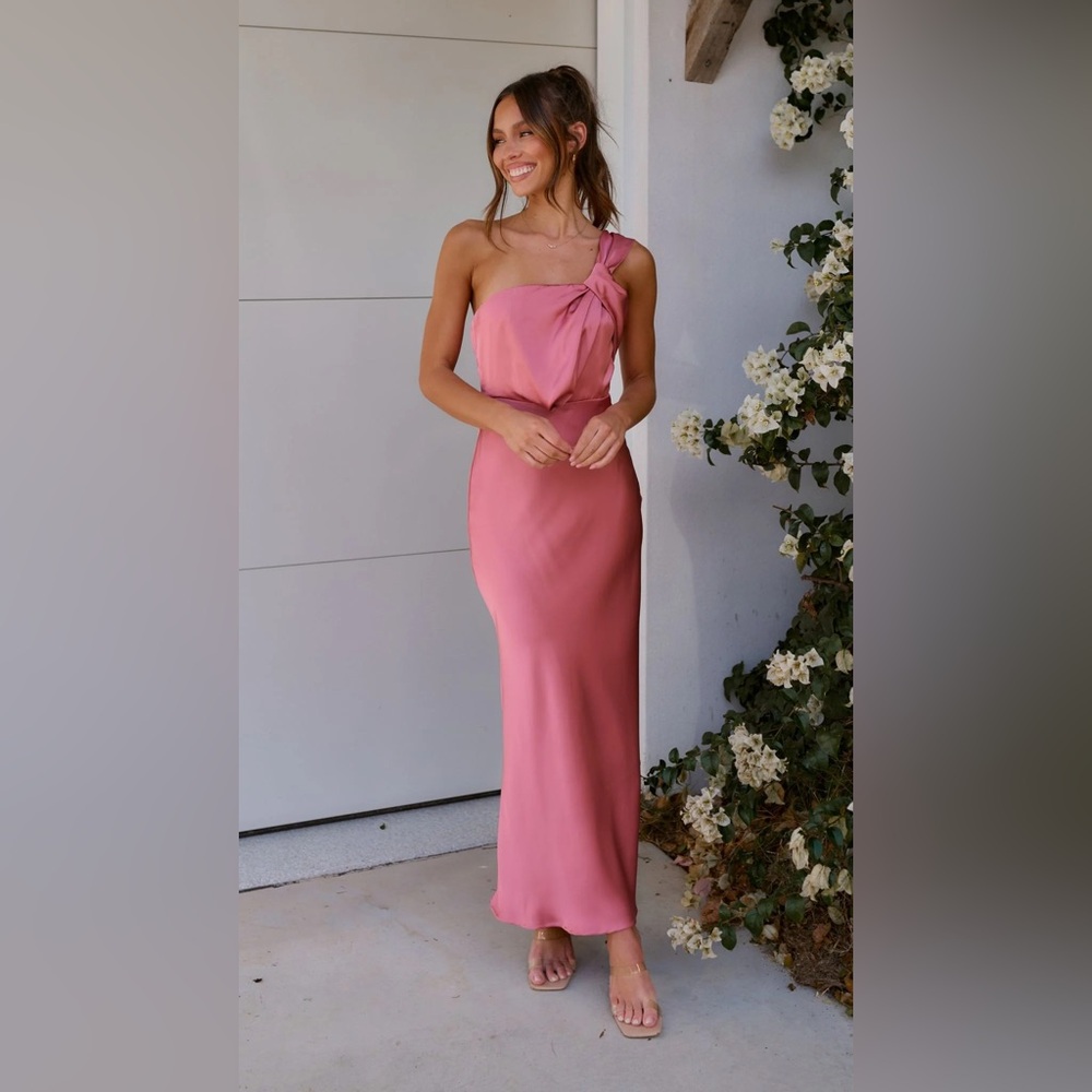 Chic One-Shoulder Pink Dress
